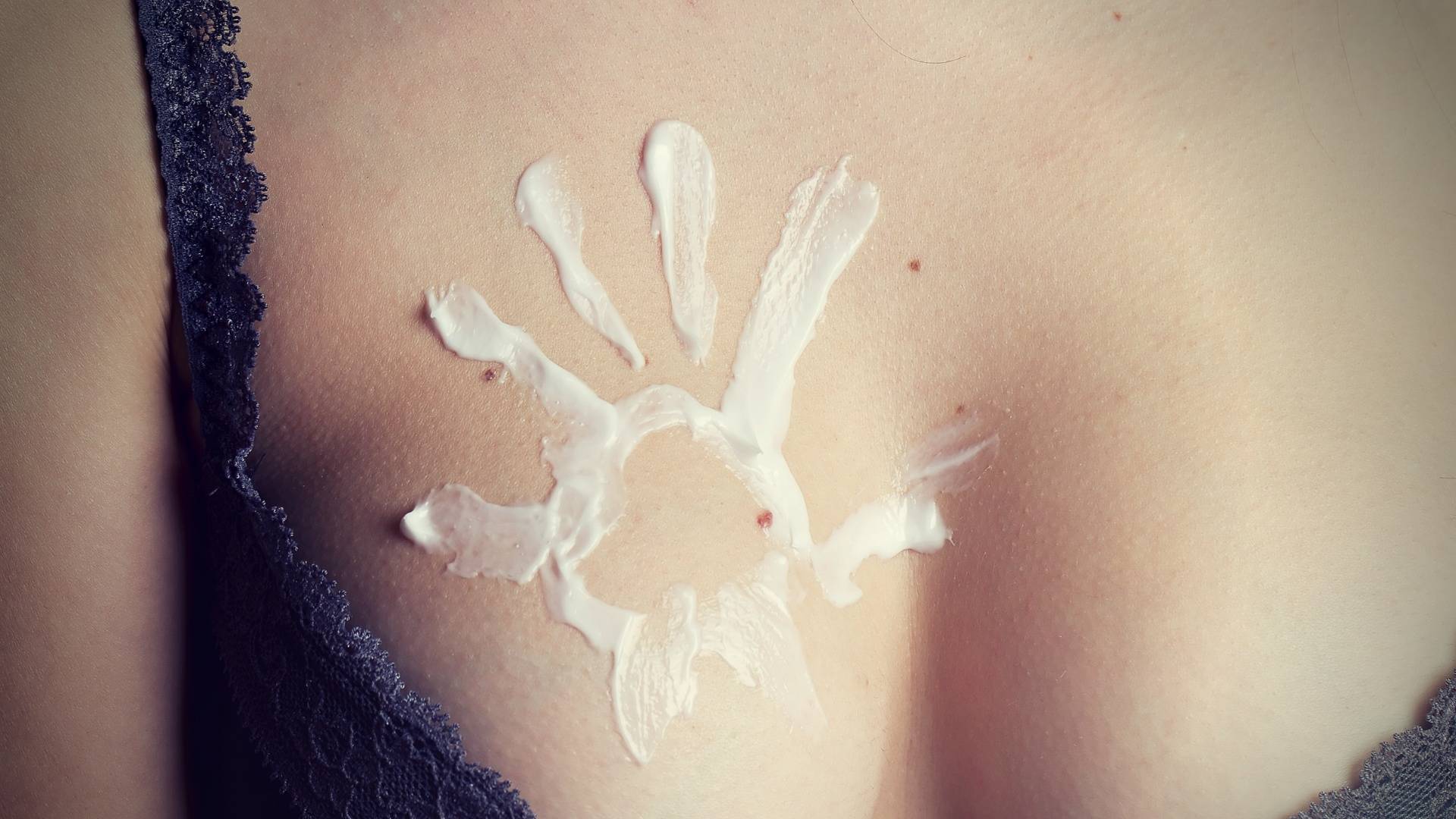 Breast 개선 크림: 무엇을 보고 기대하는가